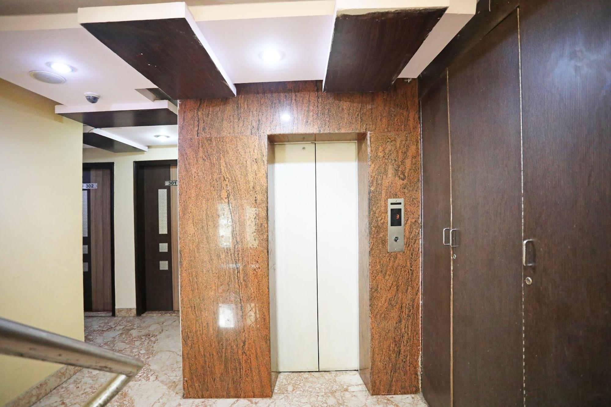 Oyo Hotel Vedas Heritage Делхи Екстериор снимка
