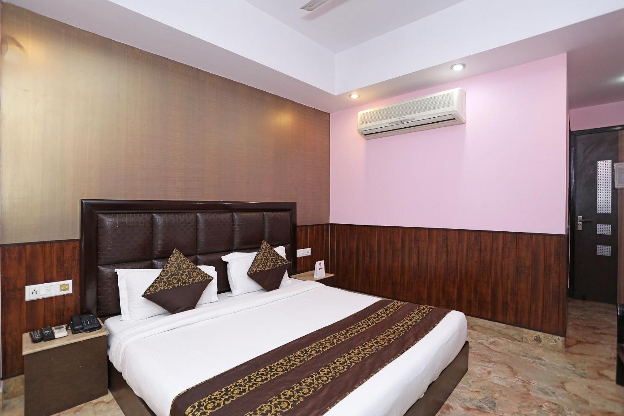 Oyo Hotel Vedas Heritage Делхи Екстериор снимка