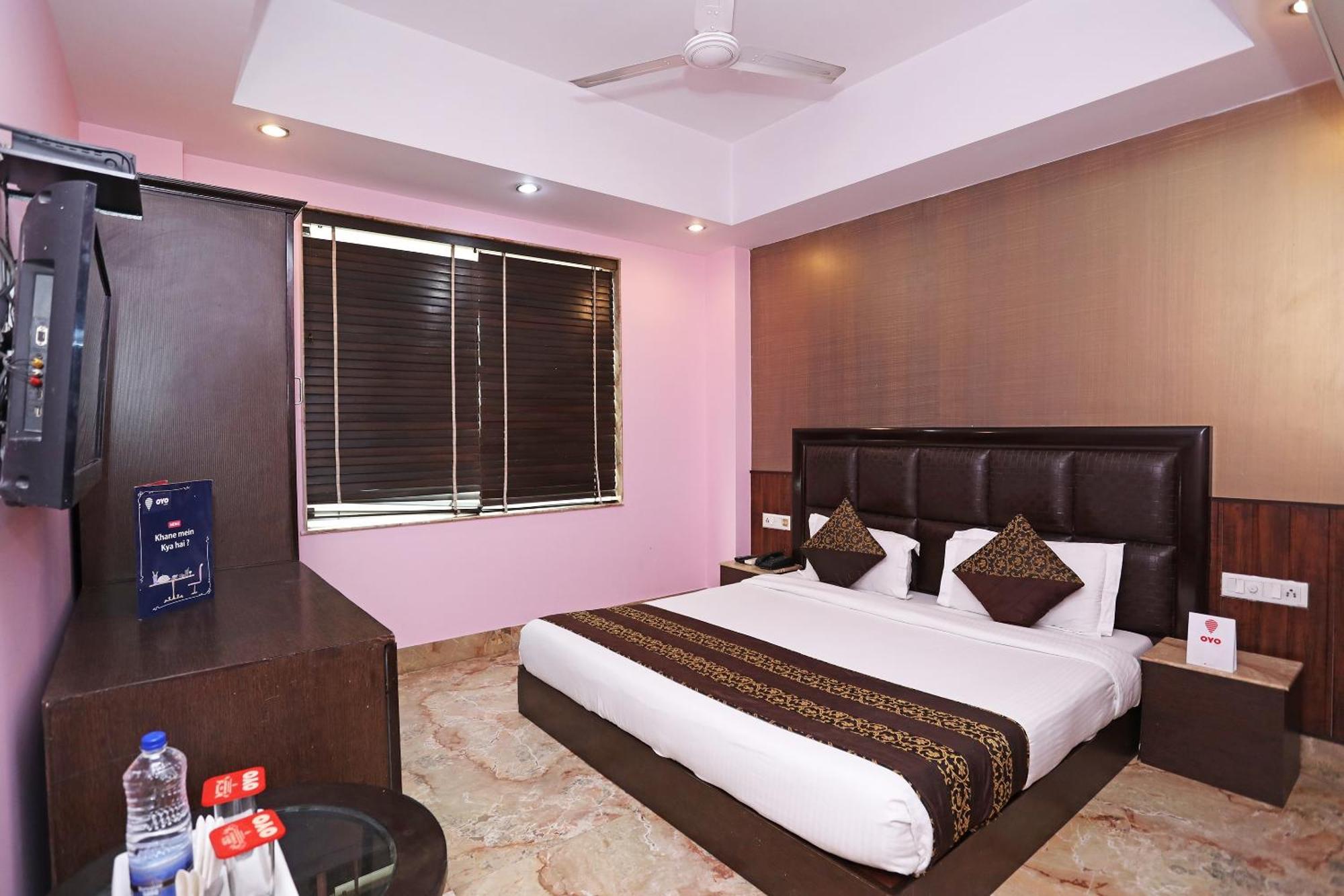 Oyo Hotel Vedas Heritage Делхи Екстериор снимка