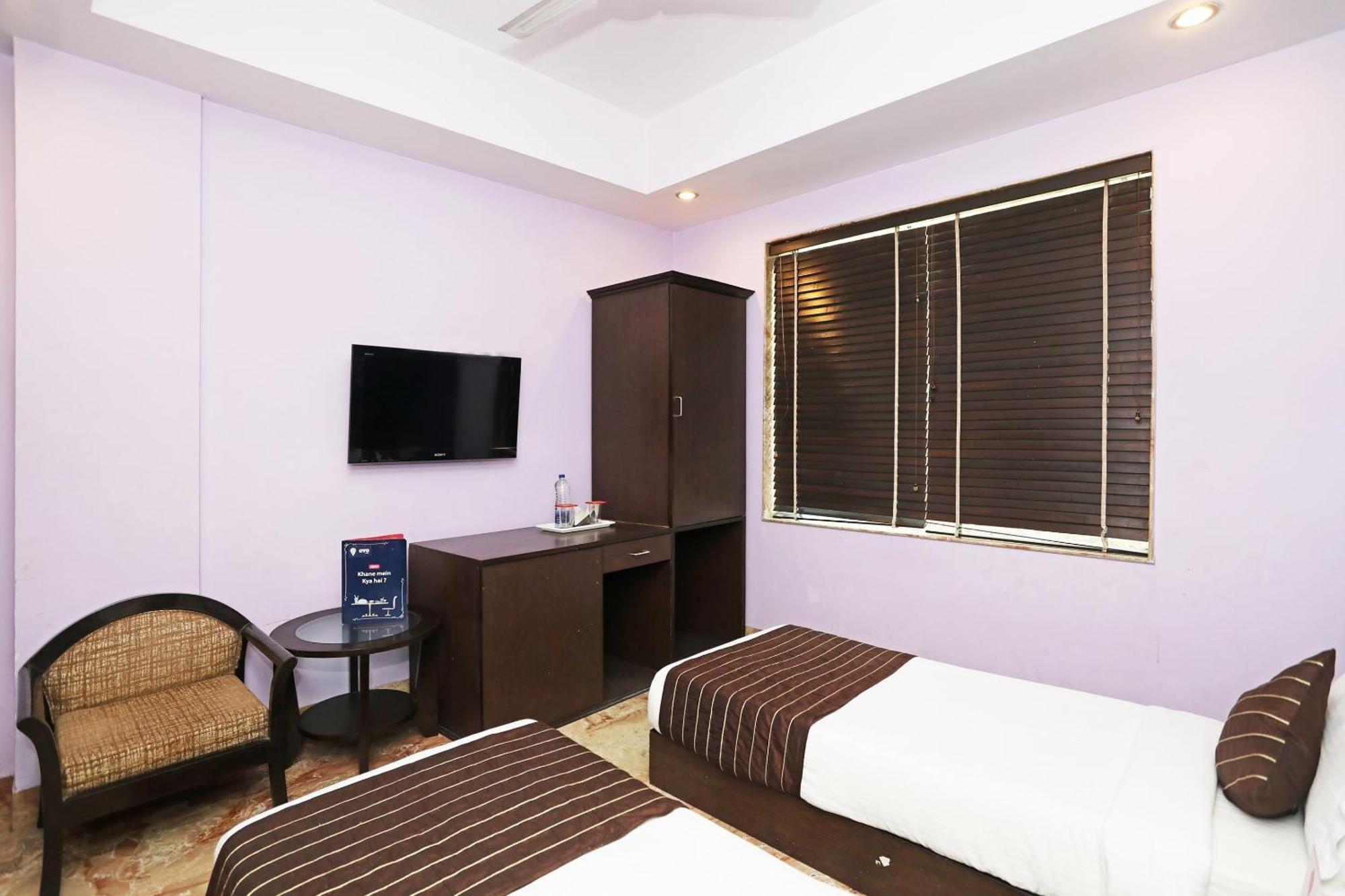 Oyo Hotel Vedas Heritage Делхи Екстериор снимка