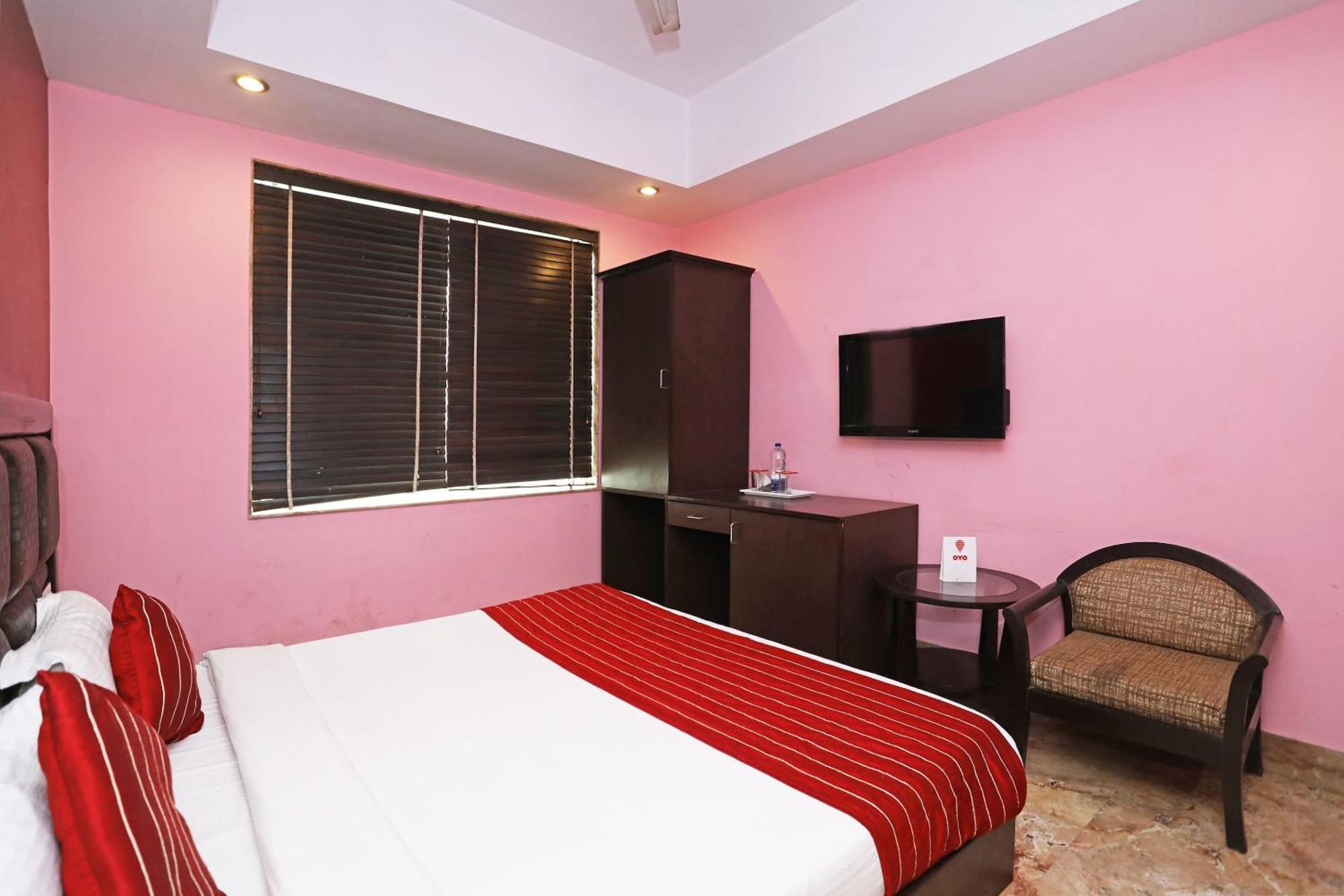 Oyo Hotel Vedas Heritage Делхи Екстериор снимка